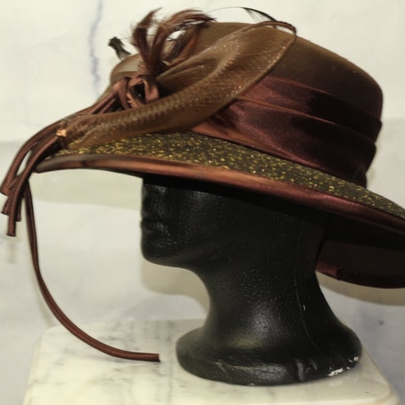 Verucci Wool Clouche Hat (7 1/2) main image 2